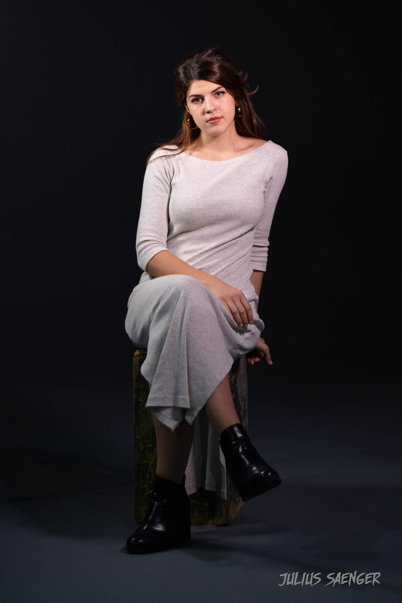 Portrait von Claudia Roth in einem Foto Studio